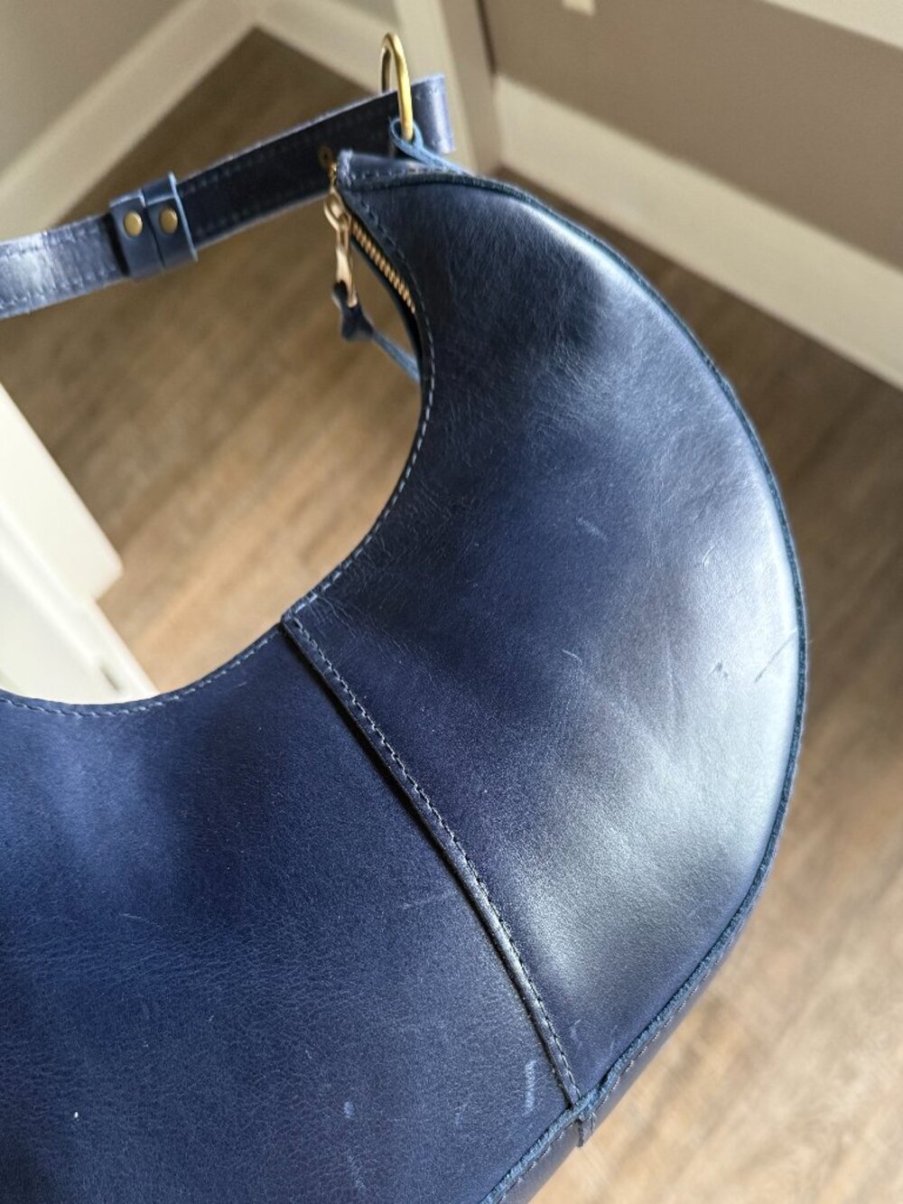 Portland Leather - 'Almost Perfect' Nora Shoulder Bag - Picture 15 of 15